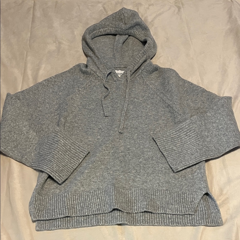 Abercrombie & Fitch Cozy Gray Knit sweater with Hood